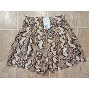 New H&M Sz 4 Wide Cut Shorts snakeskin pattern womens C6